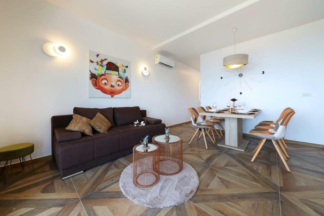 Redstone Luxury Apartments Sveta Nedelja  Luaran gambar